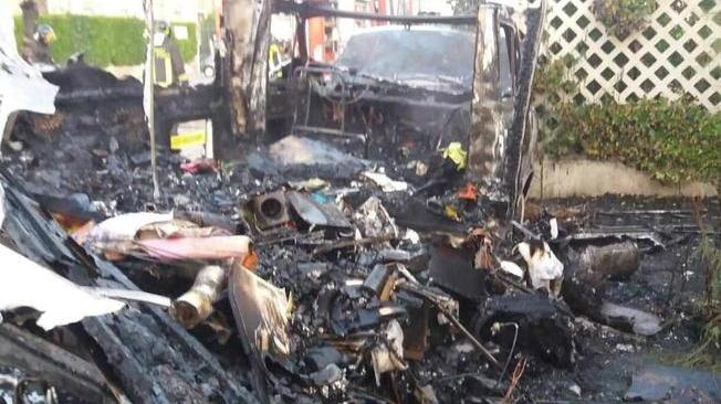 Camper a fuoco, Potere al popolo attacca: «Si colpisce i bisognosi»