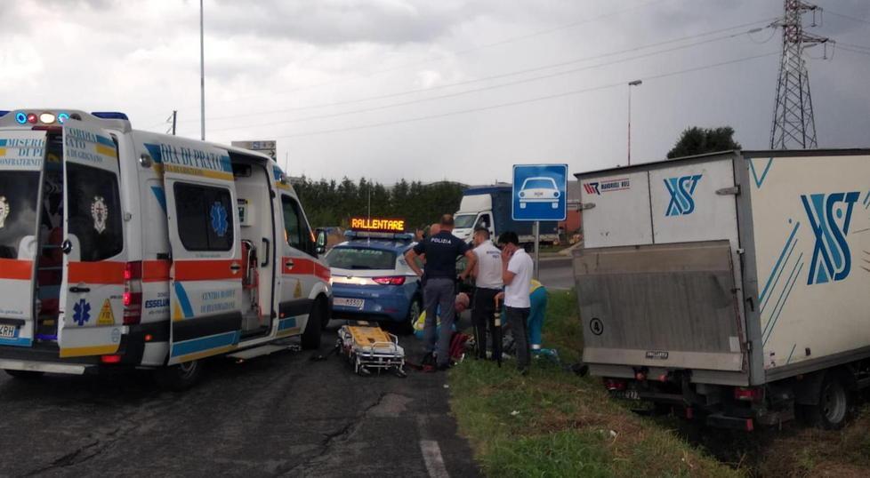 Autocarro nel fosso Ferito il conducente