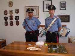Rifornivano i locali di ecstasy arrestati due giovani a Cecina