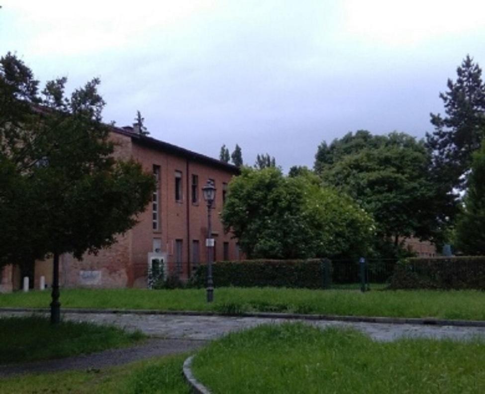 Maxi lite tra bande a Carpi finisce a bottigliate 