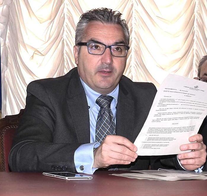 Sindaco insultato su Facebook querelato l’autore del post 
