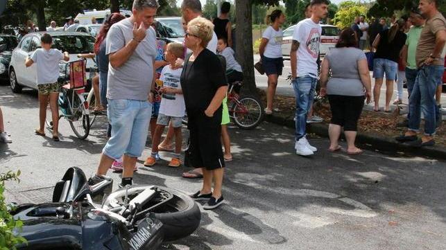 Ruba in chiesa le borse di due fioriste al lavoro
