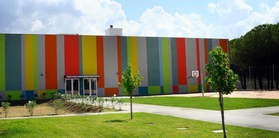Una scuola a colori che funzionerà con l’energia solare 