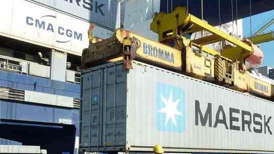 Volano i traffici ro-ro, si sgonfiano i container