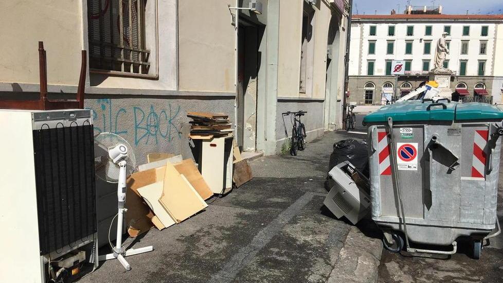 Un centro abusivo di raccolta dei rifiuti