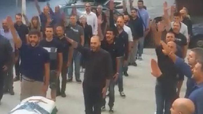 Sassari, saluto fascista al funerale di Giampiero Todini: video e polemiche su Fb