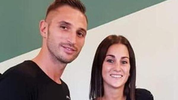 Tre anni dopo, tornano da Ibiza e aprono una pizzeria a Fornoli