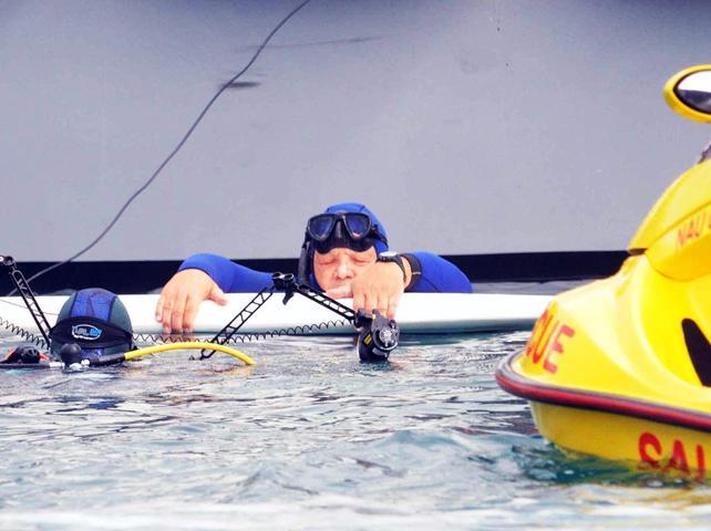 Stefano Makula cerca la concentrazione poco prima del tentativo di record in apnea orizzontale (foto Paolo Barlettani)