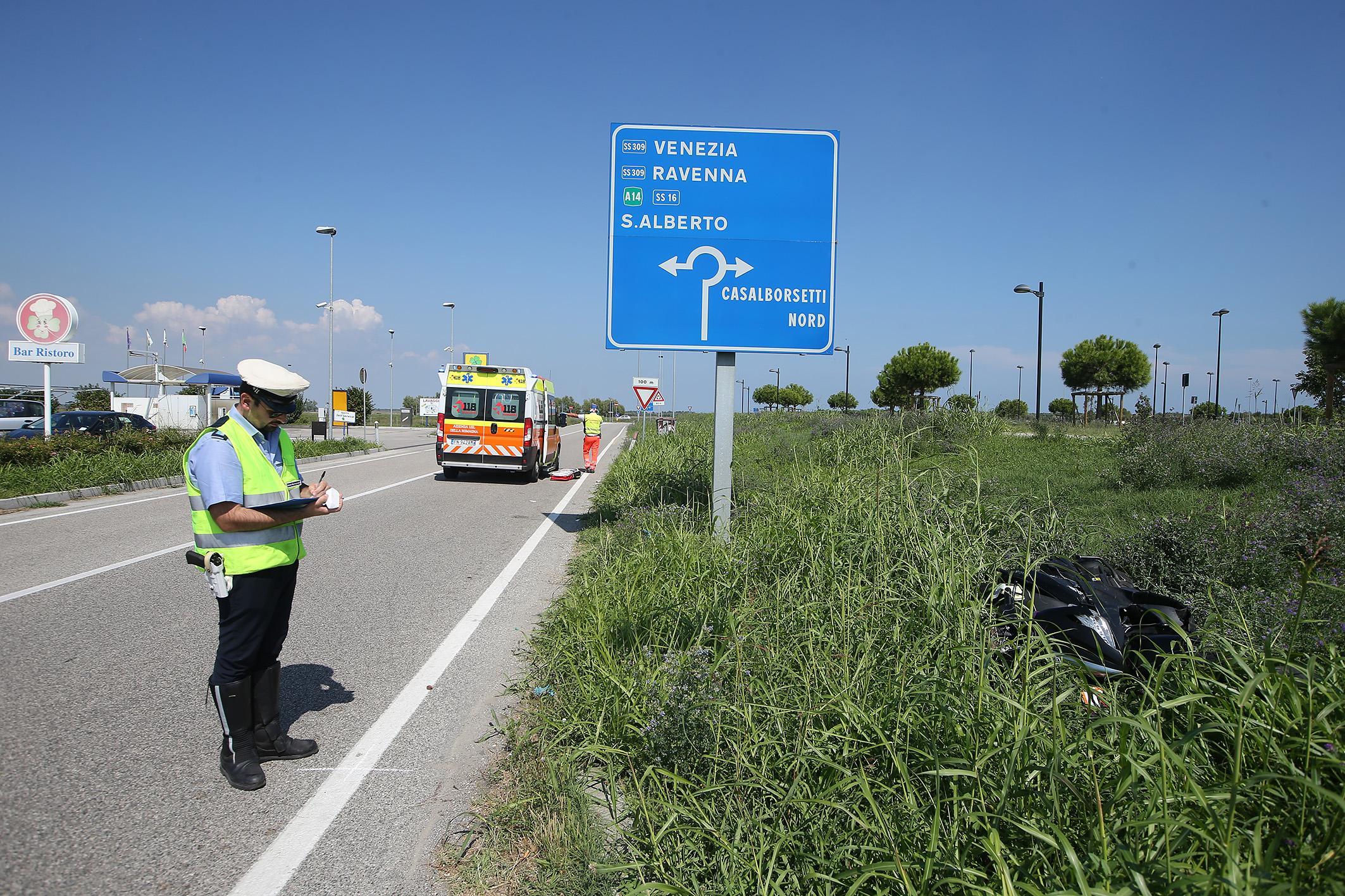 I soccorsi e i rilievi sul luogo dell'incidente
