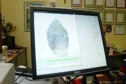 Via alle impronte digitali sui passaporti elettronici