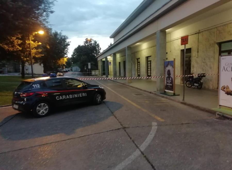 Falso allarme bomba per una valigia lasciata alla stazione