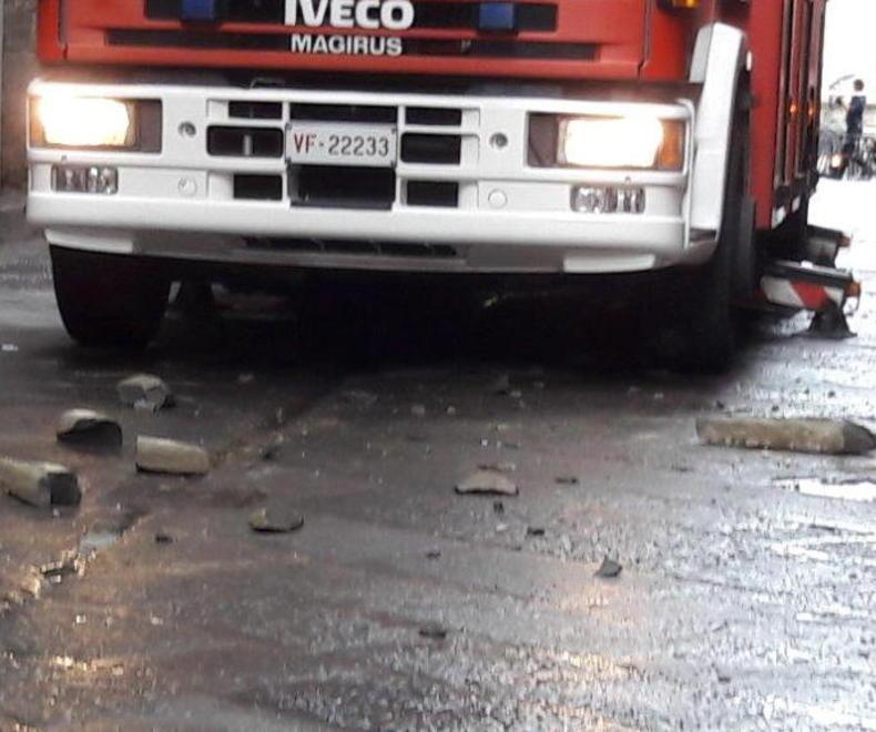 Rischio di nuovi crolli via degli Orafi chiusa ancora per due giorni 