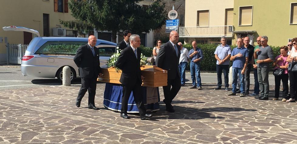 Addio a Lentigione al barbiere-pittore morto a 83 anni 
