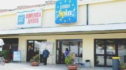 L’esterno di un negozio Eurospin
