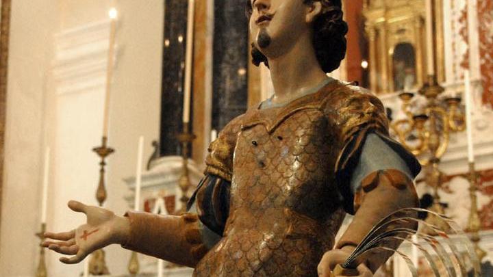 I segni della devozione sulla statua di Sant’Efisio
