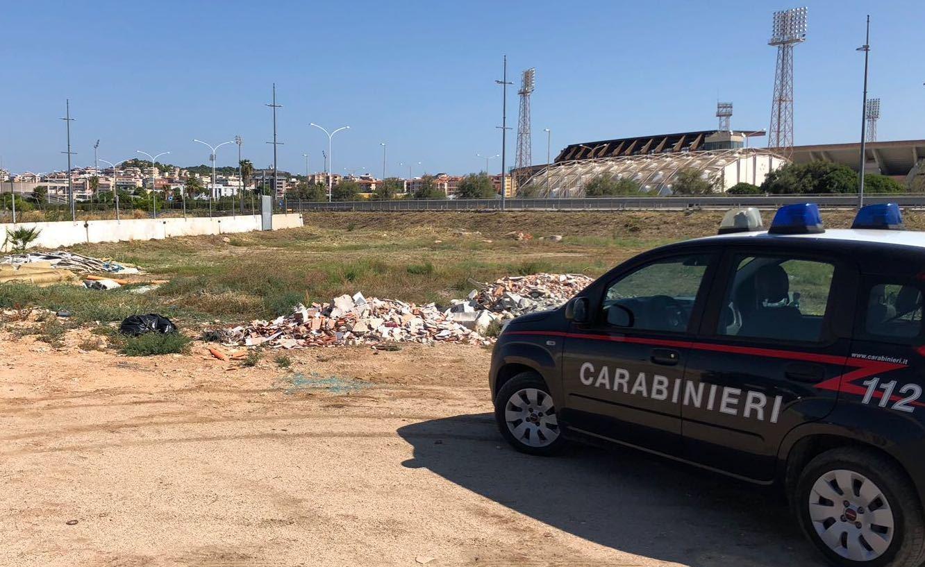 I carabinieri scoprono discarica vicino all’Arena grandi eventi