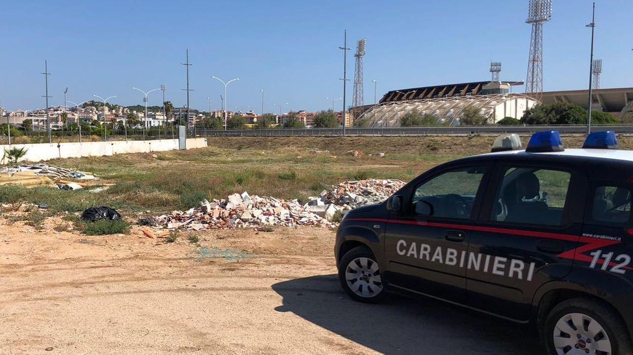 I carabinieri scoprono discarica vicino all’Arena grandi eventi