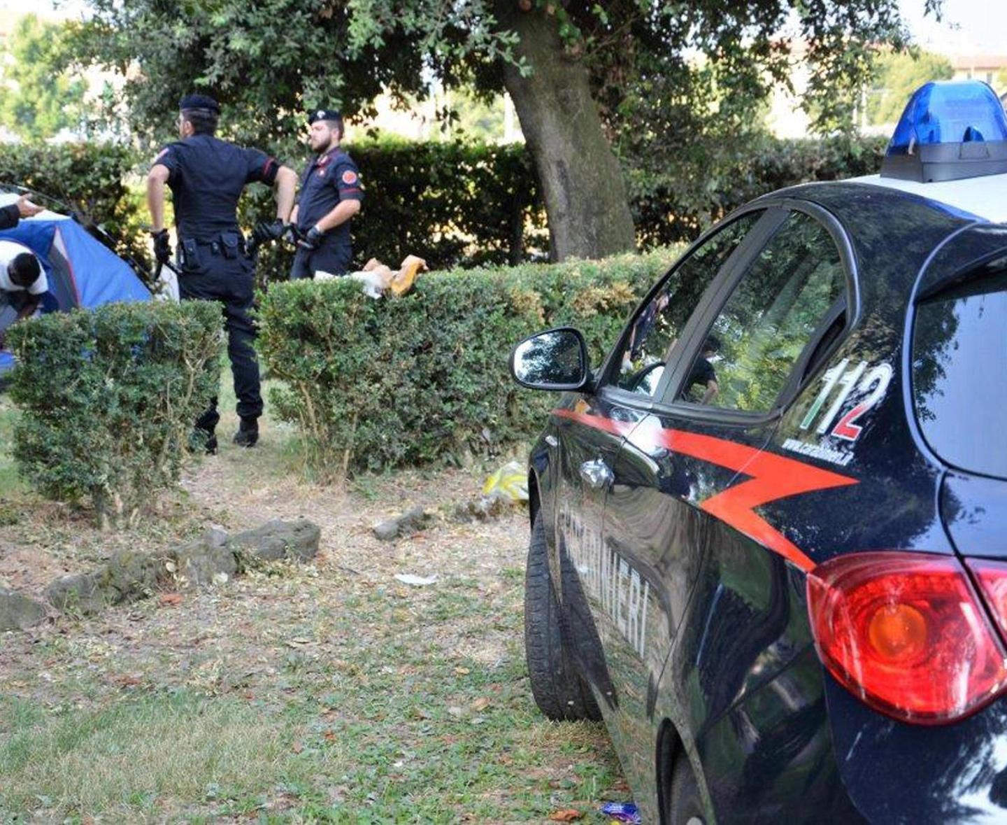 Santa Teresa di Gallura, «Via dal prato o vi sparo»: 55enne minaccia 9 ragazzini 
