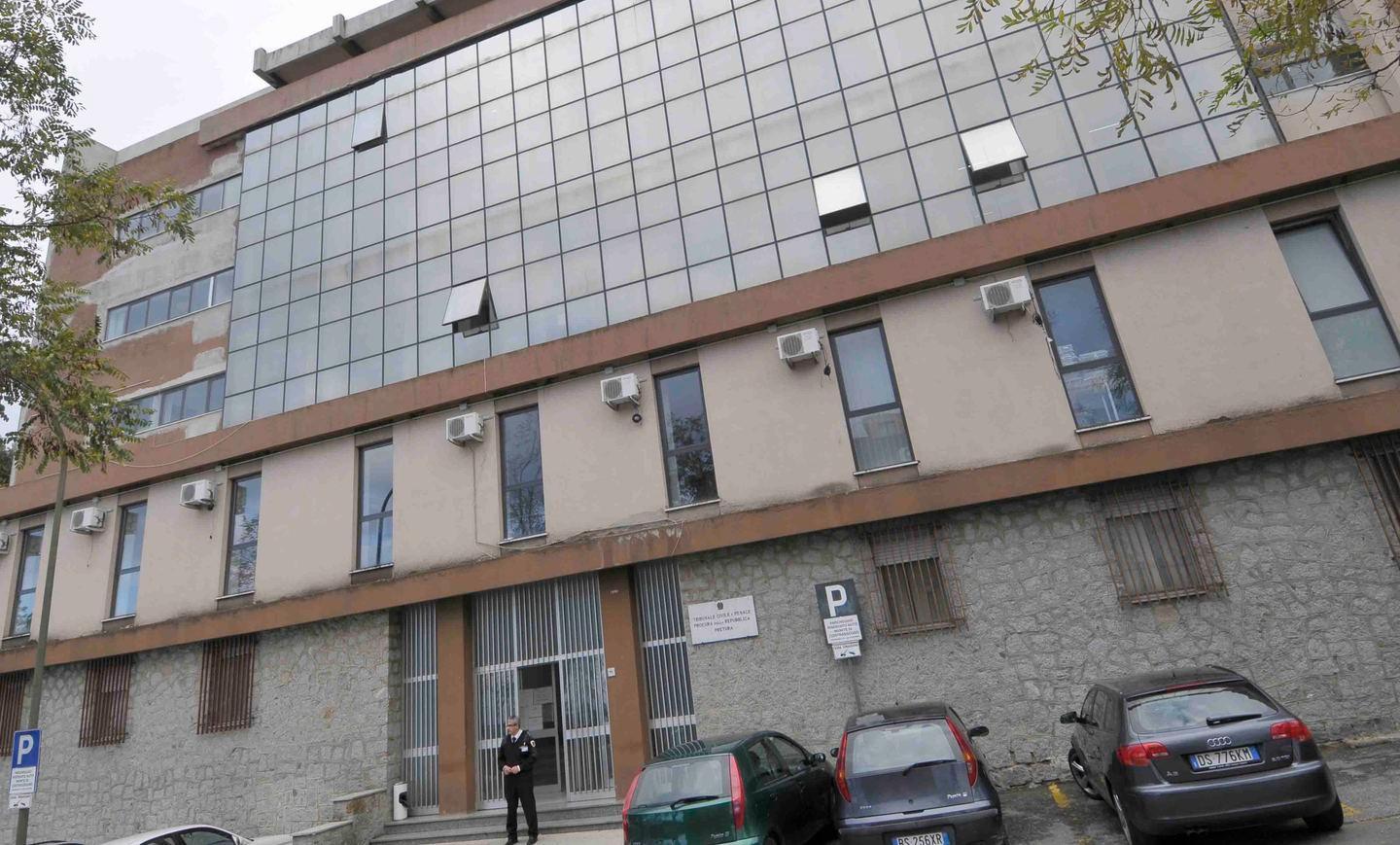 Nove ex dipendenti contro l’Ats 