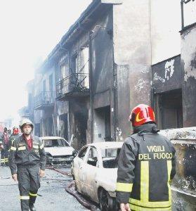 Soccorsi in azione dopo l’incidente ferroviario