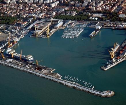 Parcheggi, viabilità e cemento: i “nodi” del water front 
