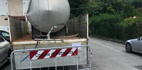 Strettoia trascurata si accende lo scontro politico 