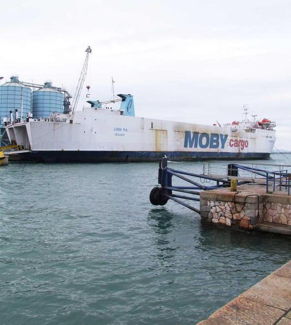 Trasferita a Livorno la linea Moby con la Sardegna: Piombino reclama 