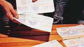 La Guardia di Finanza ha acquisito decine di assegni e cambiali firmate dal piccolo imprenditore poi fallito