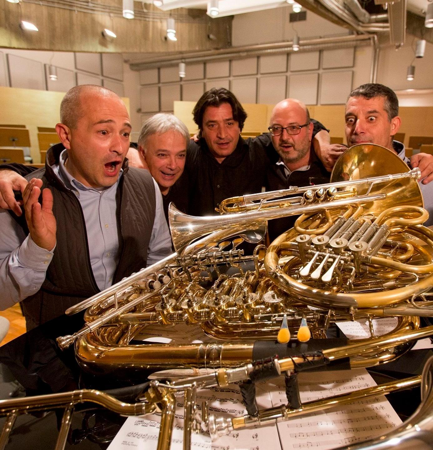 Un curioso quintetto a chiudere il festival