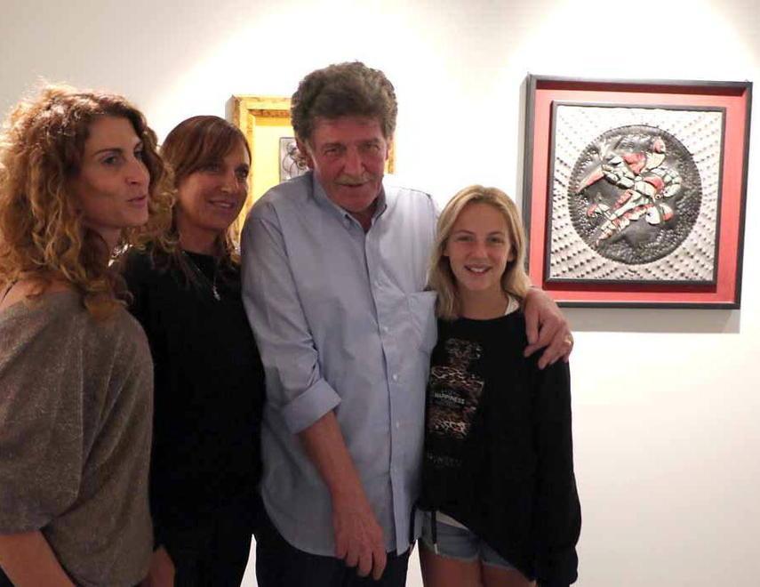 Carrara Gallery,omaggio a Mastroianni 
