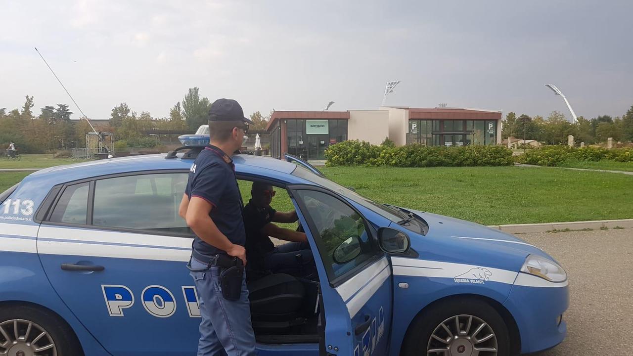 Modena, parco Novi Sad: il questore chiude il Bamboo una settimana