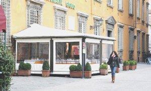Un gazebo in piazza del Giglio