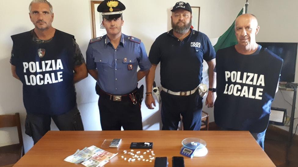 Spaccio di droga, coppia pedinata e arrestata