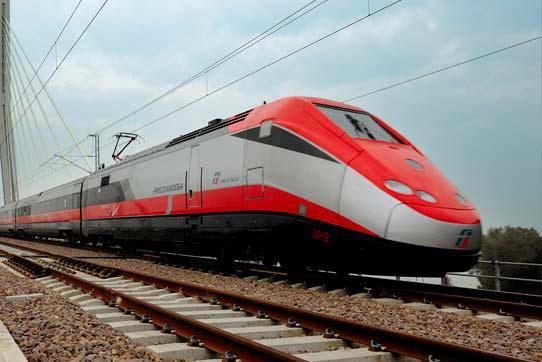 Frecciarossa bloccato per sei ore in campagna, disagi per centinaia di passeggeri 