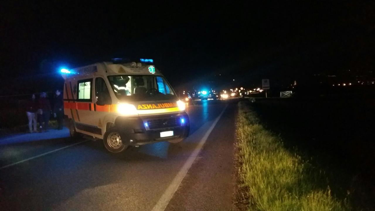 Una ambulanza in servizio di notte
