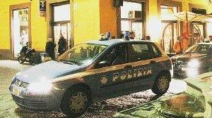 Una pattuglia della polizia è intervenuta in via dei Gobbi