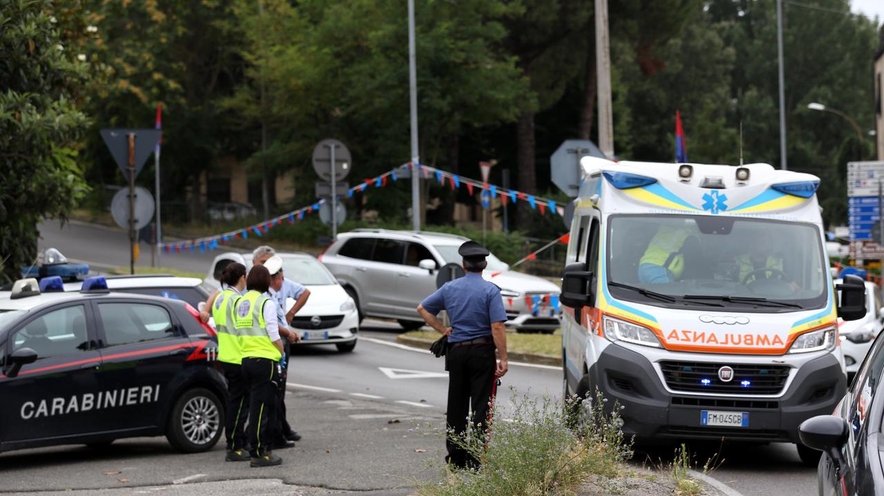 Un intervento dei carabinieri a Castelfiorentino (foto d'archivio)