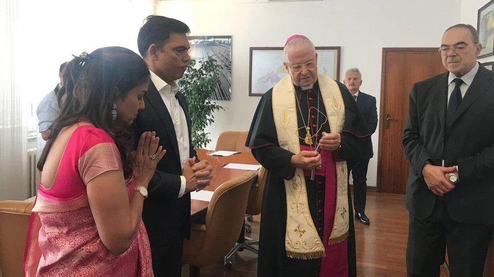 Jindal: famiglia e religione per celebrare l’acquisto di Aferpi