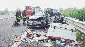 Negoziante muore sull'autostrada
