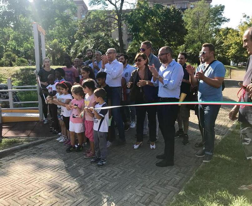 Giochi al parco, taglio del nastro 