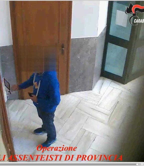 «Pausa caffè sì, ma devi timbrare»Ecco le regole di Palazzo ducale 