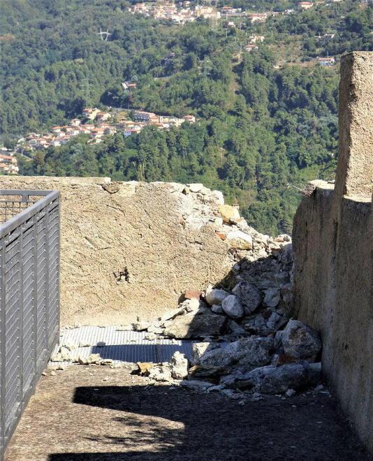 «Da quasi cinque anni Castello danneggiato»
