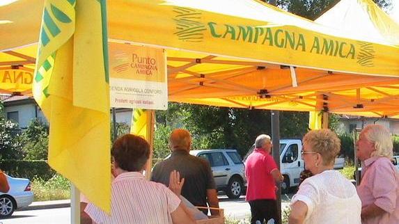 Debutta a Pontremoli il mercato a filiera corta dei produttori Coldiretti