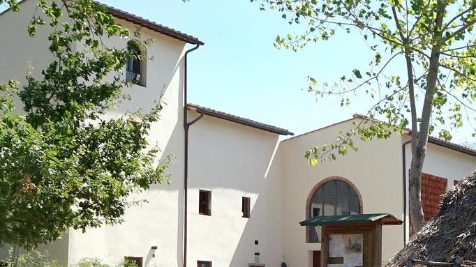 Casa di Zela, festa grande nell’aia per la riapertura