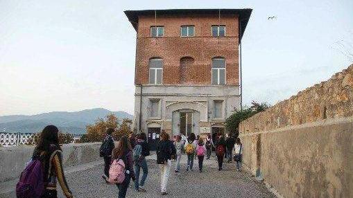 Le scuole elbane ripartono con gli organici dimezzati