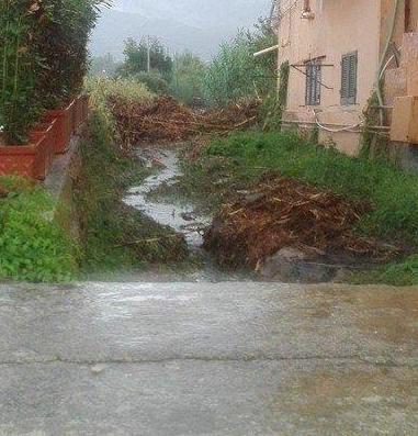 Acquazzone mette in crisi il sistema di deflusso