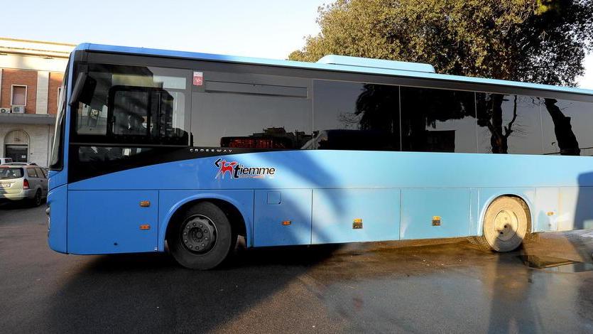 Il pullman non passa Gruppo resta a piedi per quasi un’ora