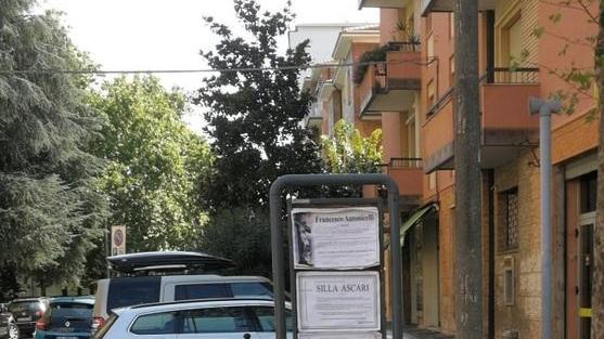 «Bacheca per necrologi» La chiede la Pellicciona