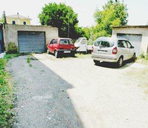 L’area dove sorgerà il parcheggio