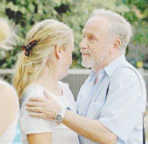 Il presidente del Cai consola una socia (Vip)